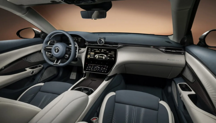 Maserati Granturismo: svelato l’abitacolo del MY2023 - Foto 6 di 11