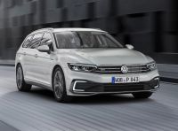 Volkswagen Passat Variant 2023: tutte le informazioni sulla station-wagon tedesca