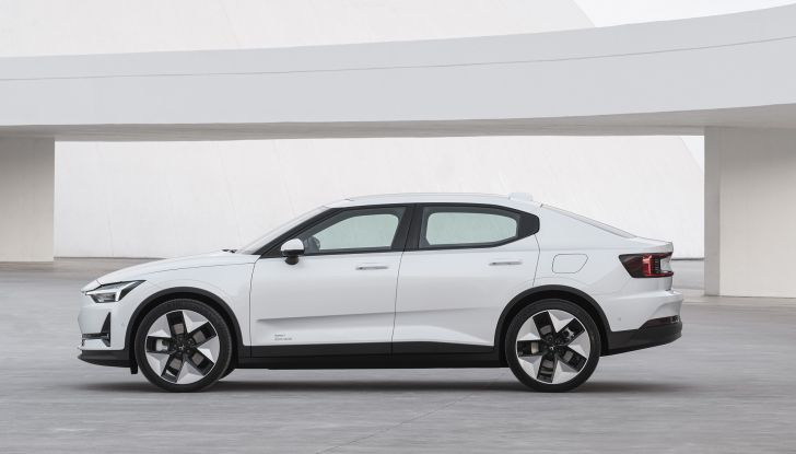 Polestar 2: presentato il restyling, ordinabile da fine febbraio - Foto 3 di 8