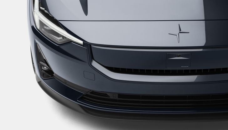 Polestar 2: presentato il restyling, ordinabile da fine febbraio - Foto 8 di 8