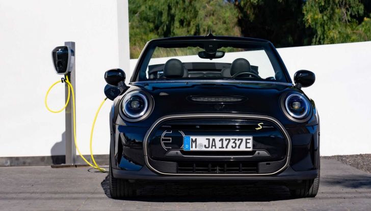 Mini Cooper SE Cabrio: l’elettrica en-plein air! - Foto 9 di 11