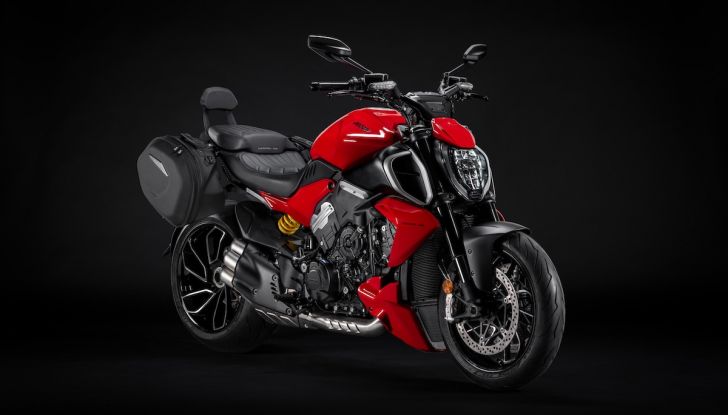 Diavel V4: più grinta e stile grazie agli accessori Ducati Performance - Foto 1 di 8