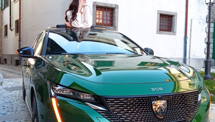 Peugeot 308 GT Plug-in Hybrid prova su strada e impressioni di guida - Foto 18 di 25