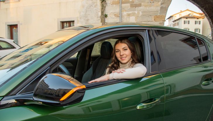 Peugeot 308 GT Plug-in Hybrid prova su strada e impressioni di guida - Foto 4 di 25