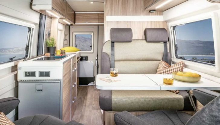 Il Ducato in versione camper rinasce con il nome di Hymer Ayers Rock - Foto 2 di 6