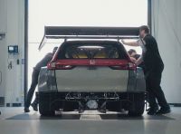 Honda CR-V Hybrid: quasi pronta la versione da pista da 800 cavalli!