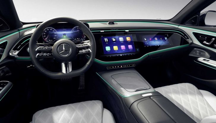 Mercedes aggiunge TikTok sull’infotainment della Nuova Classe E - Foto 1 di 8
