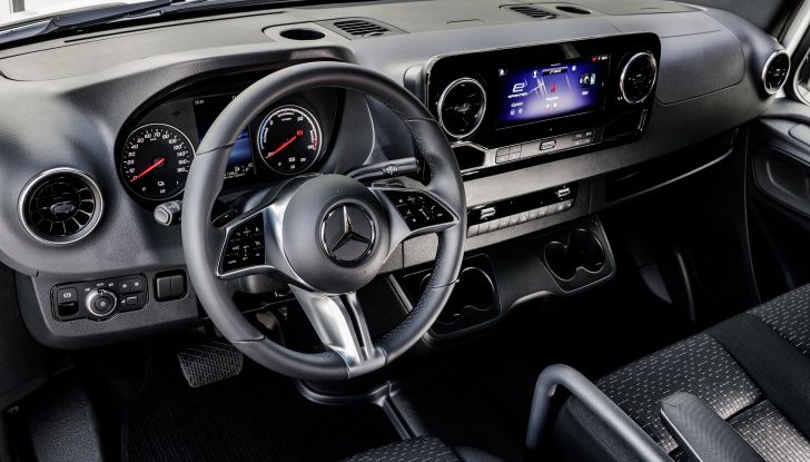 Mercedes eSprinter 2023: il furgone elettrico si aggiorna - Foto 16 di 16