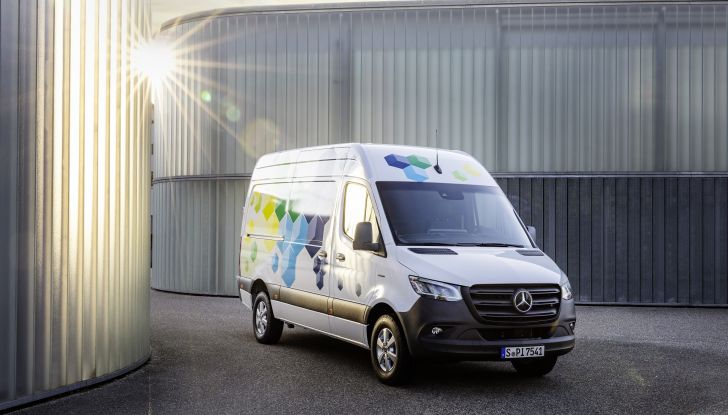 Mercedes eSprinter 2023: il furgone elettrico si aggiorna - Foto 2 di 16