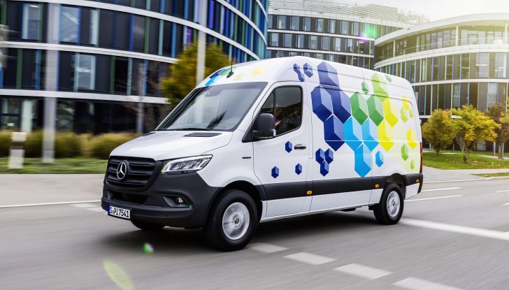 Mercedes eSprinter 2023: il furgone elettrico si aggiorna - Foto 1 di 16