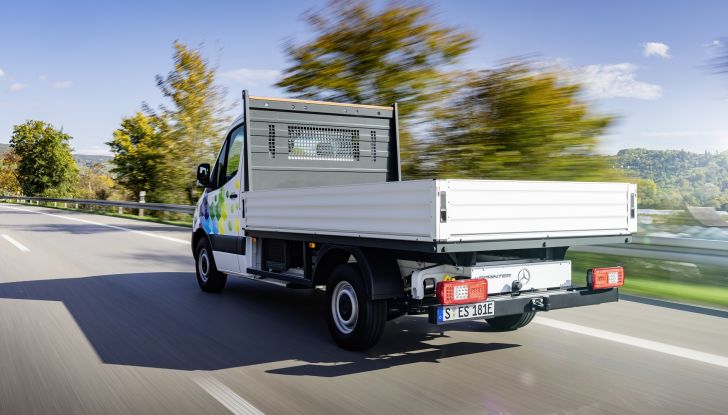 Mercedes eSprinter 2023: il furgone elettrico si aggiorna - Foto 9 di 16