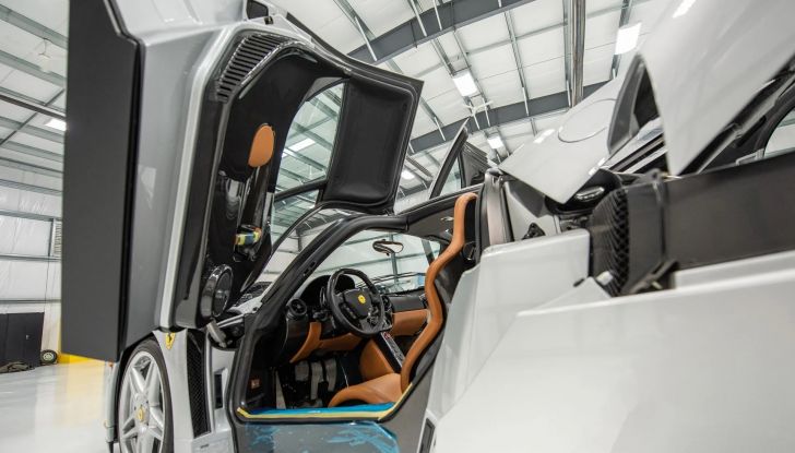 RM Sotheby’s, in vendita una Ferrari Enzo in Argento Nürburgring nuova! - Foto 10 di 12