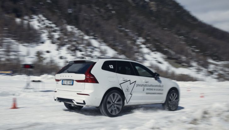 L’importanza di usare gli pneumatici invernali: dalla teoria alla pratica - Foto 26 di 42