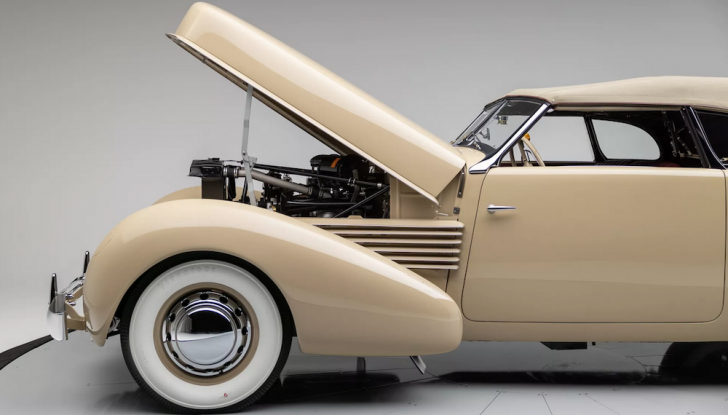 Cord 812 Phaeton del 1937, l’auto di Amelia Earhart - Foto 3 di 15