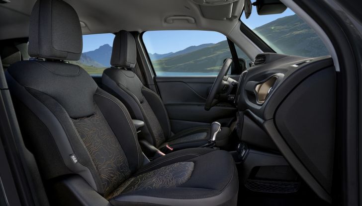Jeep Renegade e Compass Upland Cross e High Altitude ora ordinabili in Italia - Foto 20 di 28