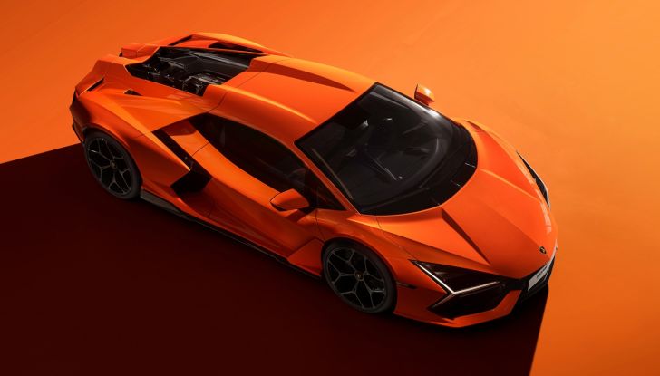 Lamborghini Revuelto: debutta la nuova supersportiva con V12 elettrificato - Foto 46 di 56