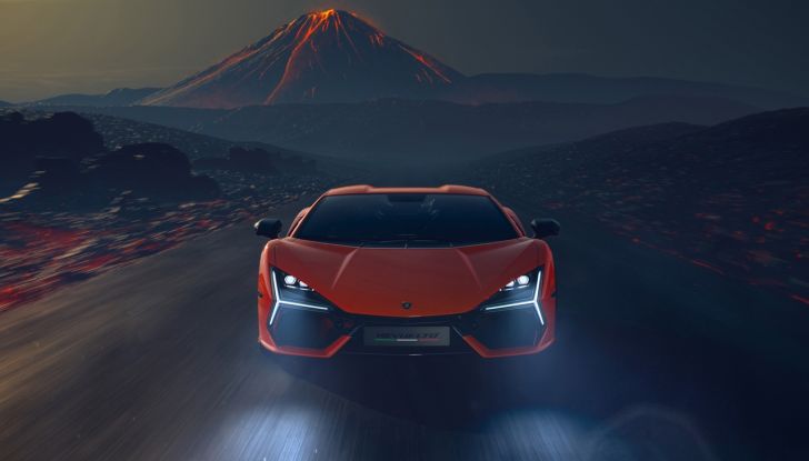 Lamborghini Revuelto: debutta la nuova supersportiva con V12 elettrificato - Foto 40 di 56