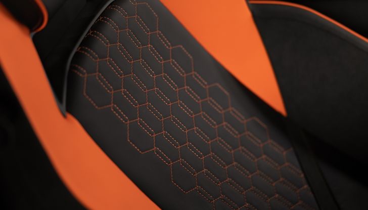 Lamborghini Revuelto: debutta la nuova supersportiva con V12 elettrificato - Foto 33 di 56