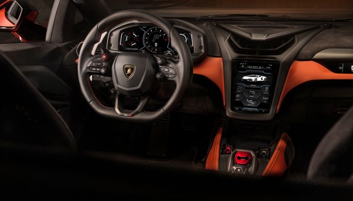 Lamborghini Revuelto: debutta la nuova supersportiva con V12 elettrificato - Foto 28 di 56