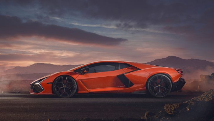 Lamborghini Revuelto: debutta la nuova supersportiva con V12 elettrificato - Foto 54 di 56