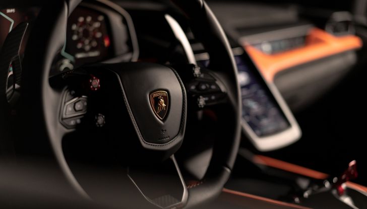 Lamborghini Revuelto: debutta la nuova supersportiva con V12 elettrificato - Foto 22 di 56