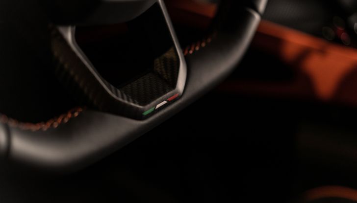 Lamborghini Revuelto: debutta la nuova supersportiva con V12 elettrificato - Foto 21 di 56