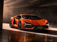 Lamborghini Revuelto: debutta la nuova supersportiva con V12 elettrificato