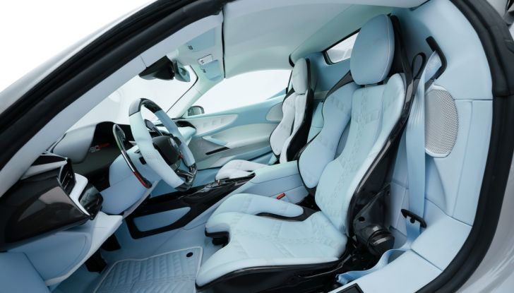 Mansory F9XX Tempesta Celeste: 1100 CV per la Ferrari SF90 Spider - Foto 2 di 22