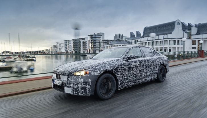 BMW i5: la prima Serie 5 100% elettrica conclude i test invernali - Foto 78 di 89