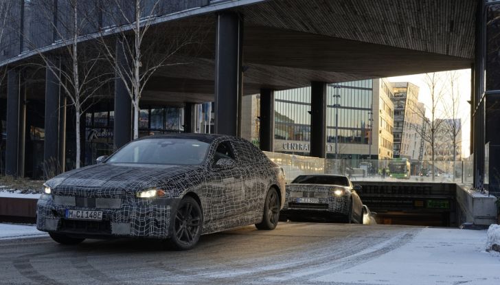 BMW i5: la prima Serie 5 100% elettrica conclude i test invernali - Foto 72 di 89