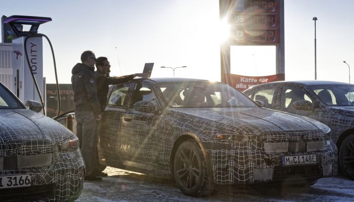 BMW i5: la prima Serie 5 100% elettrica conclude i test invernali - Foto 69 di 89
