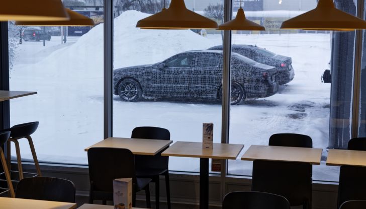 BMW i5: la prima Serie 5 100% elettrica conclude i test invernali - Foto 65 di 89