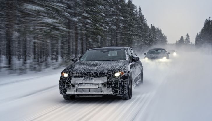 BMW i5: la prima Serie 5 100% elettrica conclude i test invernali - Foto 60 di 89