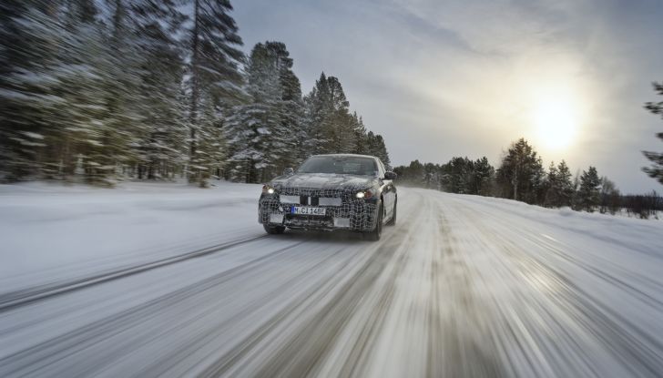 BMW i5: la prima Serie 5 100% elettrica conclude i test invernali - Foto 49 di 89