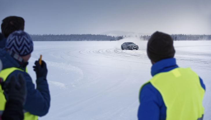 BMW i5: la prima Serie 5 100% elettrica conclude i test invernali - Foto 29 di 89
