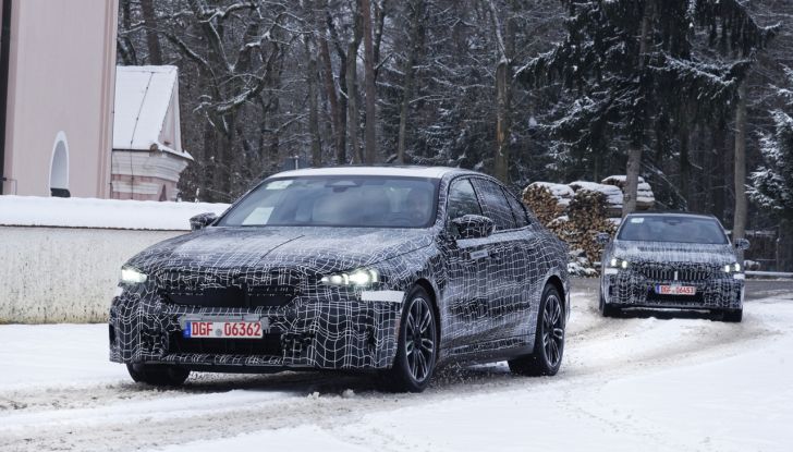 BMW i5: la prima Serie 5 100% elettrica conclude i test invernali - Foto 22 di 89