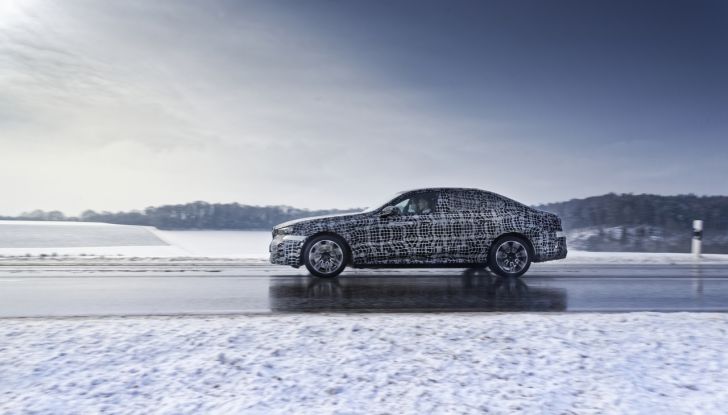 BMW i5: la prima Serie 5 100% elettrica conclude i test invernali - Foto 20 di 89