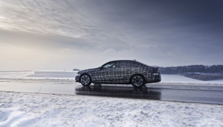 BMW i5: la prima Serie 5 100% elettrica conclude i test invernali - Foto 19 di 89