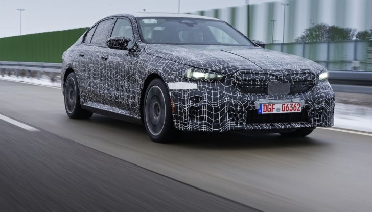 BMW i5: la prima Serie 5 100% elettrica conclude i test invernali - Foto 1 di 89