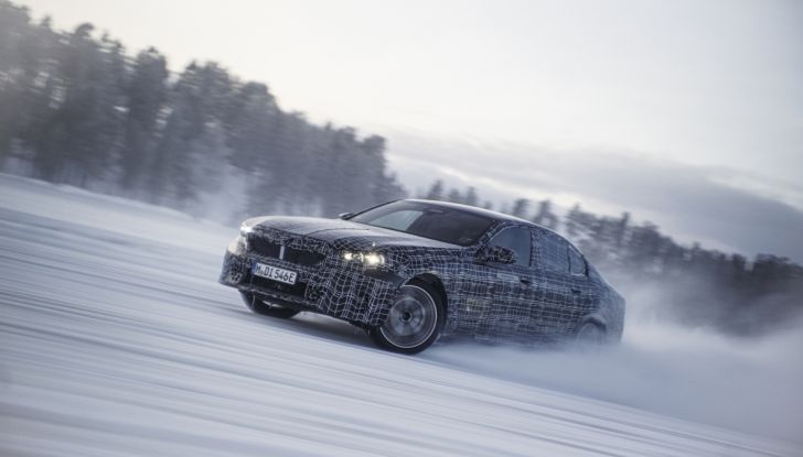 BMW i5: la prima Serie 5 100% elettrica conclude i test invernali - Foto 10 di 89