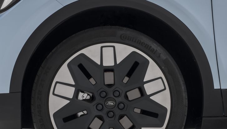 Nuovo Ford Explorer elettrico: il SUV americano arriva in Europa come EV - Foto 20 di 38