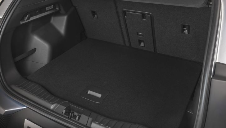 Nuovo Ford Explorer elettrico: il SUV americano arriva in Europa come EV - Foto 16 di 38