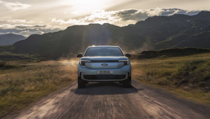 Nuovo Ford Explorer elettrico: il SUV americano arriva in Europa come EV - Foto 10 di 38