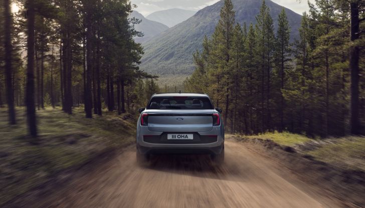 Nuovo Ford Explorer elettrico: il SUV americano arriva in Europa come EV - Foto 8 di 38