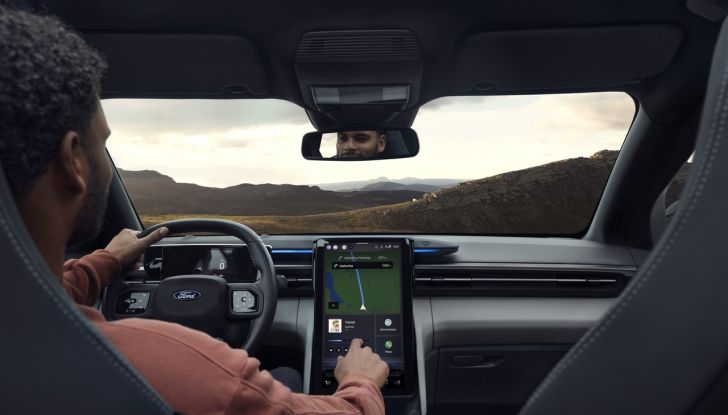 Nuovo Ford Explorer elettrico: il SUV americano arriva in Europa come EV - Foto 5 di 38