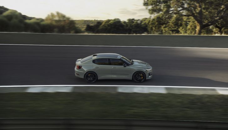 Polestar lancia l’edizione speciale Polestar 2 BST edition 230 - Foto 13 di 38