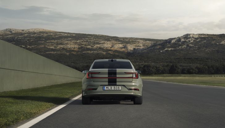 Polestar lancia l’edizione speciale Polestar 2 BST edition 230 - Foto 11 di 38