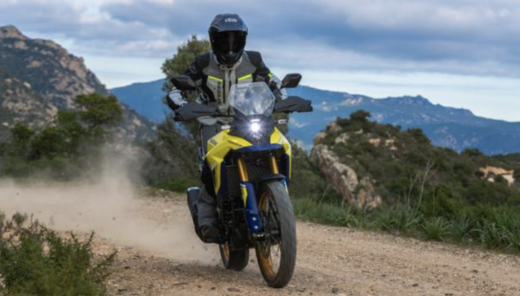 Suzuki V-Storm 800DE debutta nelle concessionarie con prezzi da 11.500 euro - Foto 7 di 14