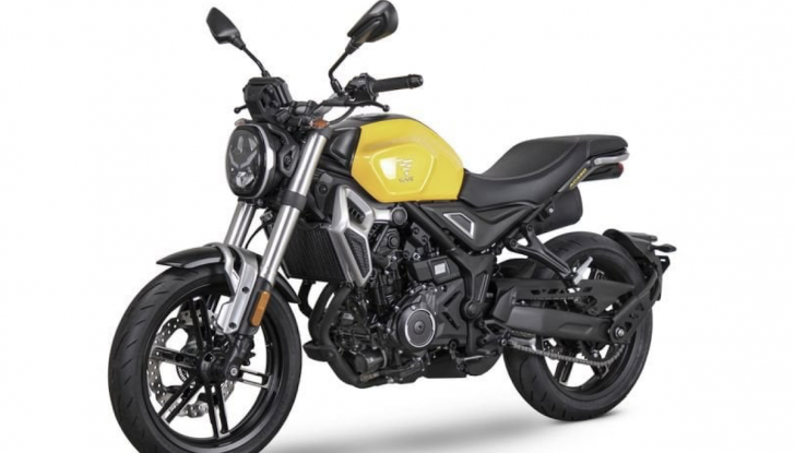 Voge Trofeo 350AC 2023: la piccola scrambler per tutti - Foto 15 di 16