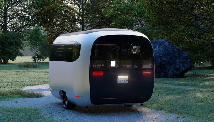 Il caravan intelligente è realtà: ecco il concept di Airstream e Studio Porsche - Foto 1 di 10